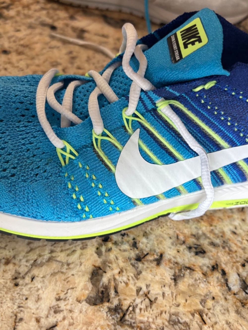 Nike - Picture 2 of 4